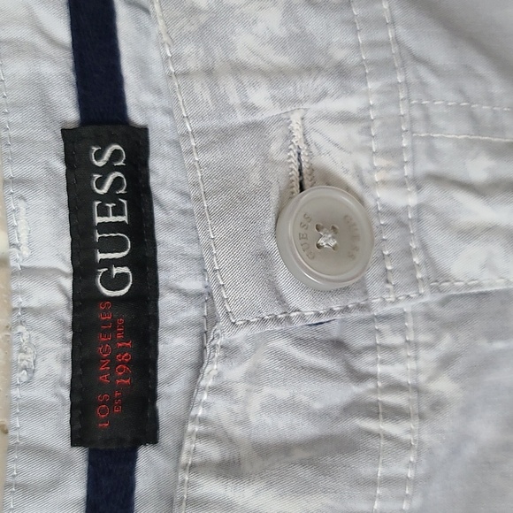 Guess Men's Light Grey Summer Shorts(Sz 32) - Picture 2 of 15